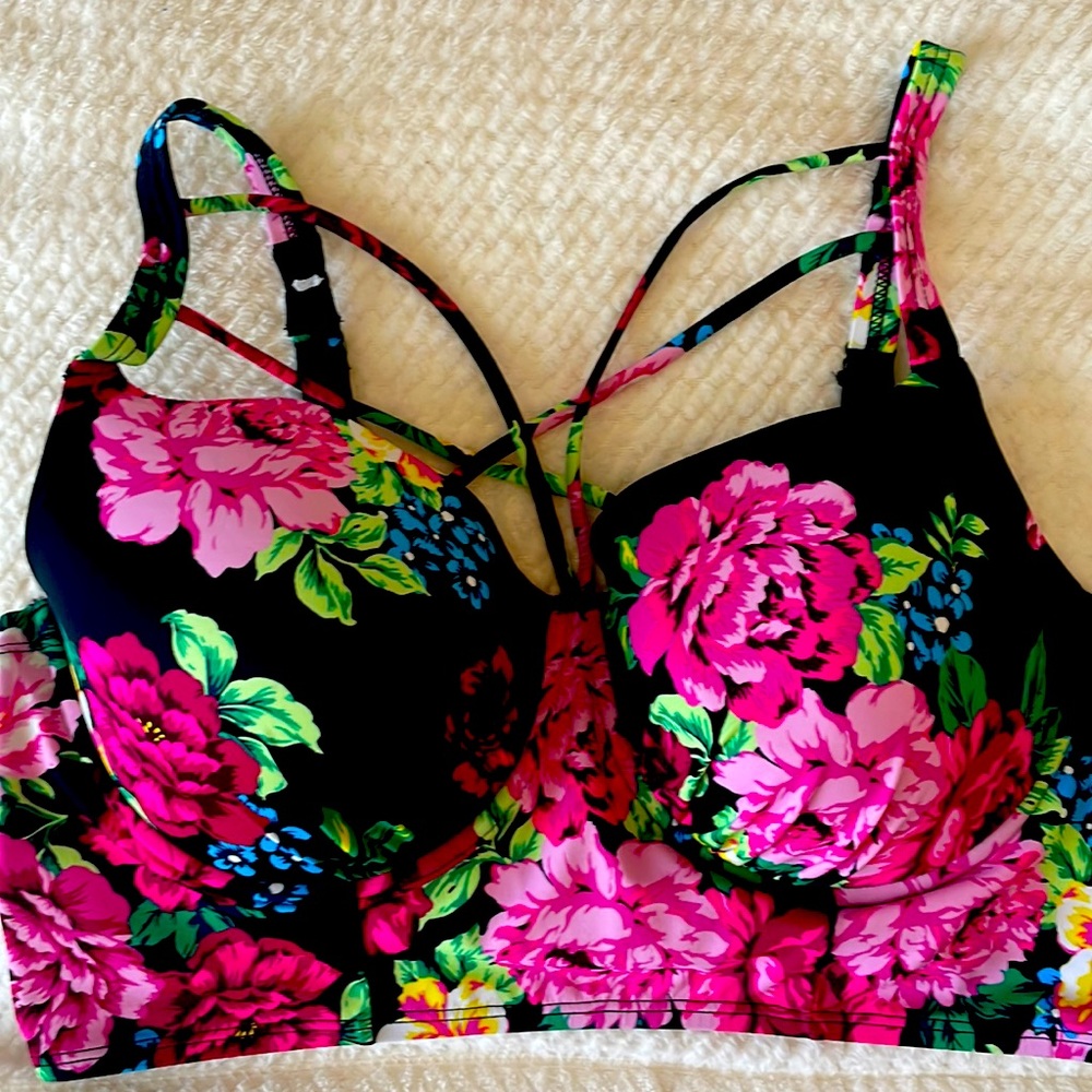 Torrid swim top tankini size 1 DD plus size